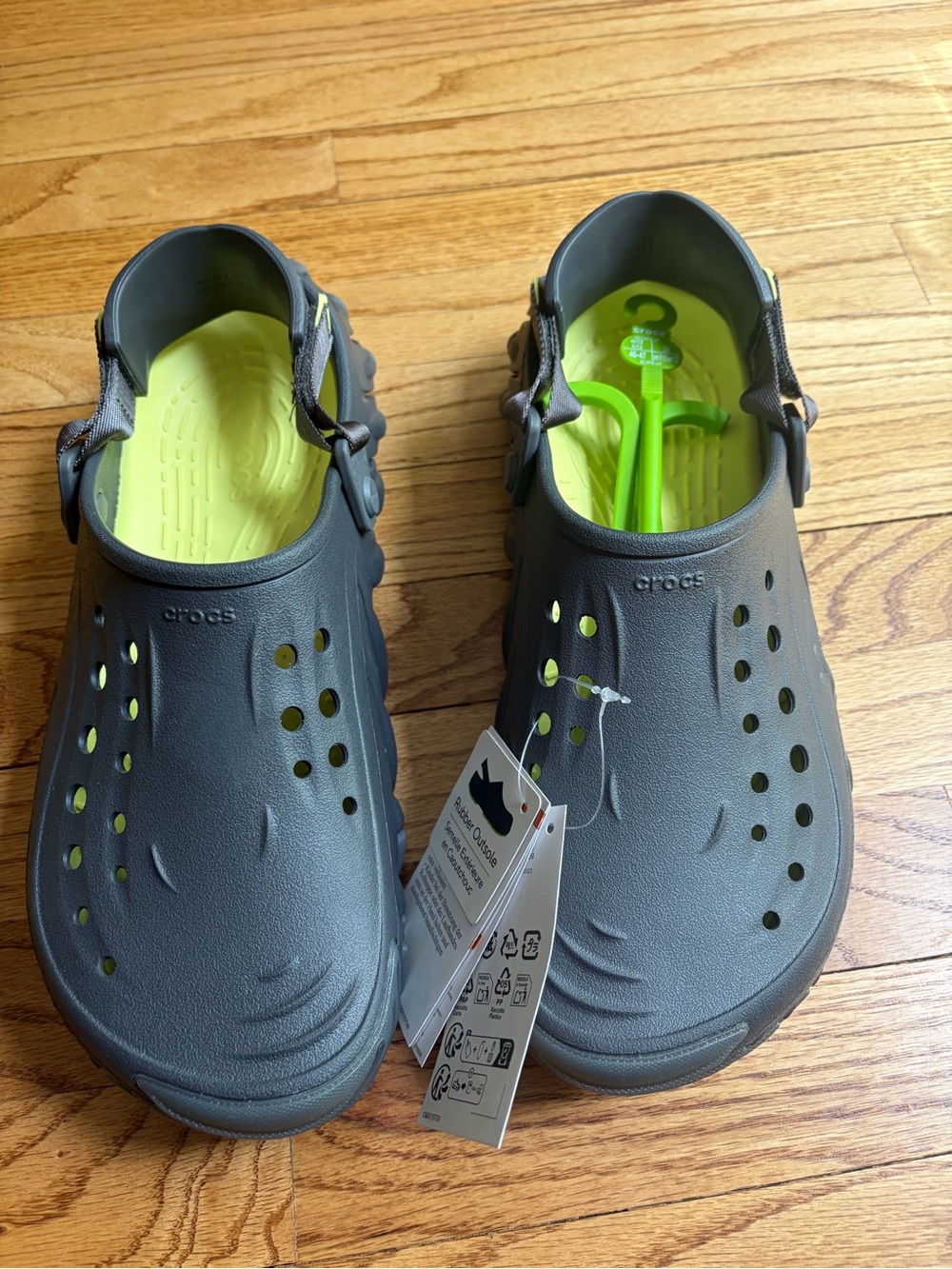 NWT Mens’ Echo Black Sand with Lime Green Footbed